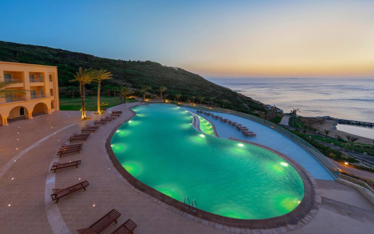 Royal Tulip Korbous Bay Thalasso & Springs (Adults Only) Qorbu Exterior photo The pool at the resort