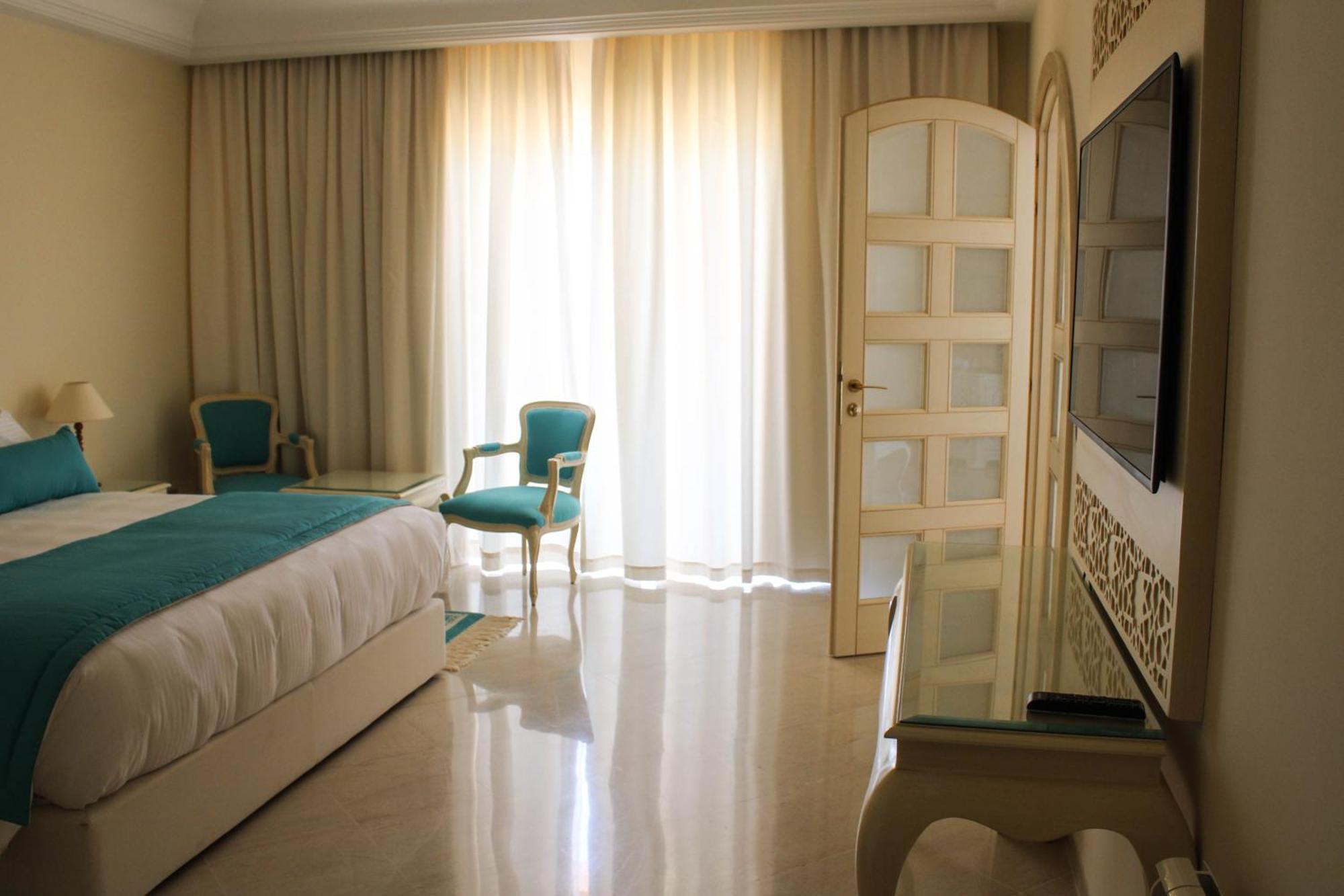 Royal Tulip Korbous Bay Thalasso & Springs (Adults Only) Qorbu Exterior photo A room at the hotel