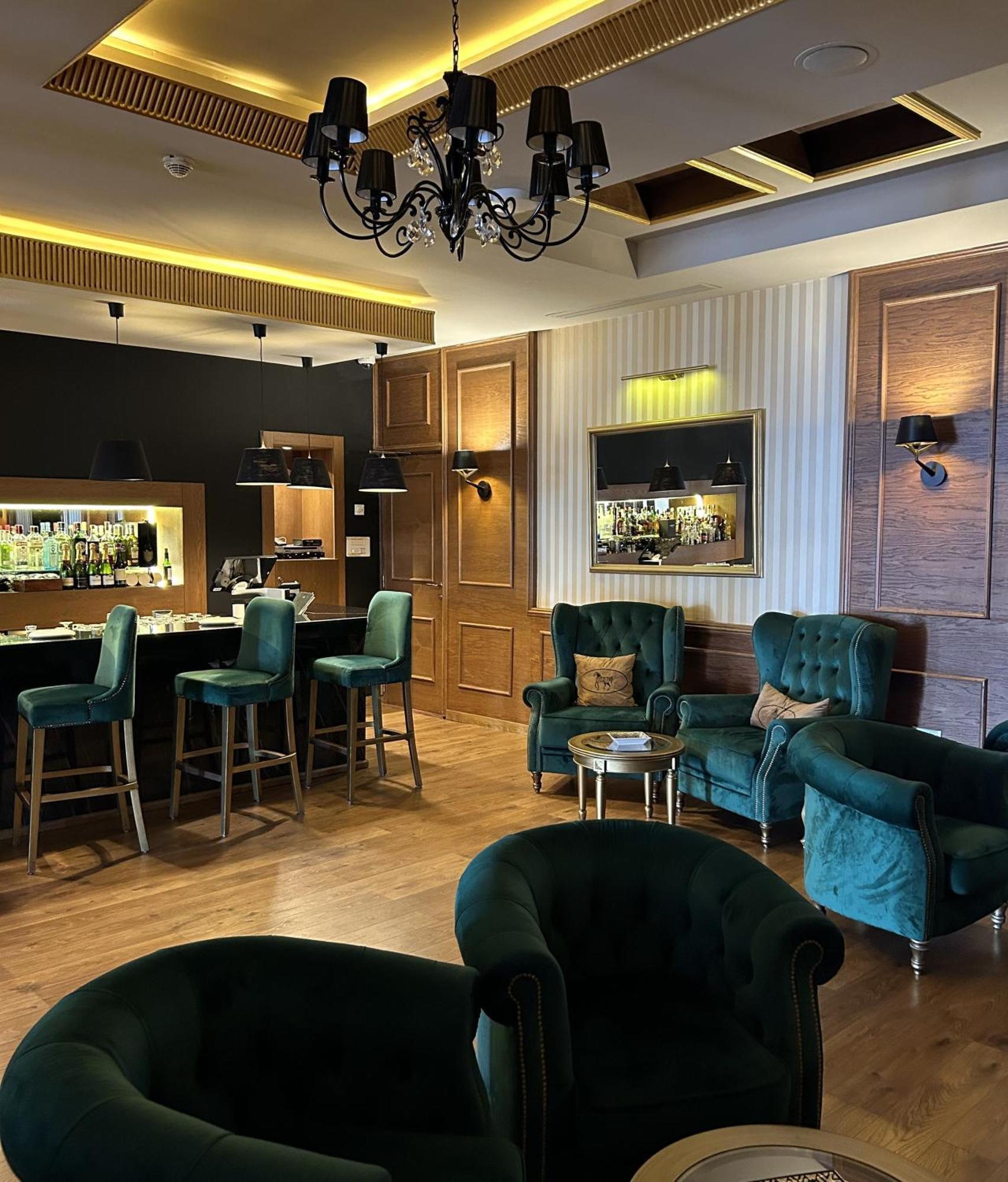Royal Tulip Korbous Bay Thalasso & Springs (Adults Only) Qorbu Exterior photo The interior of the lounge