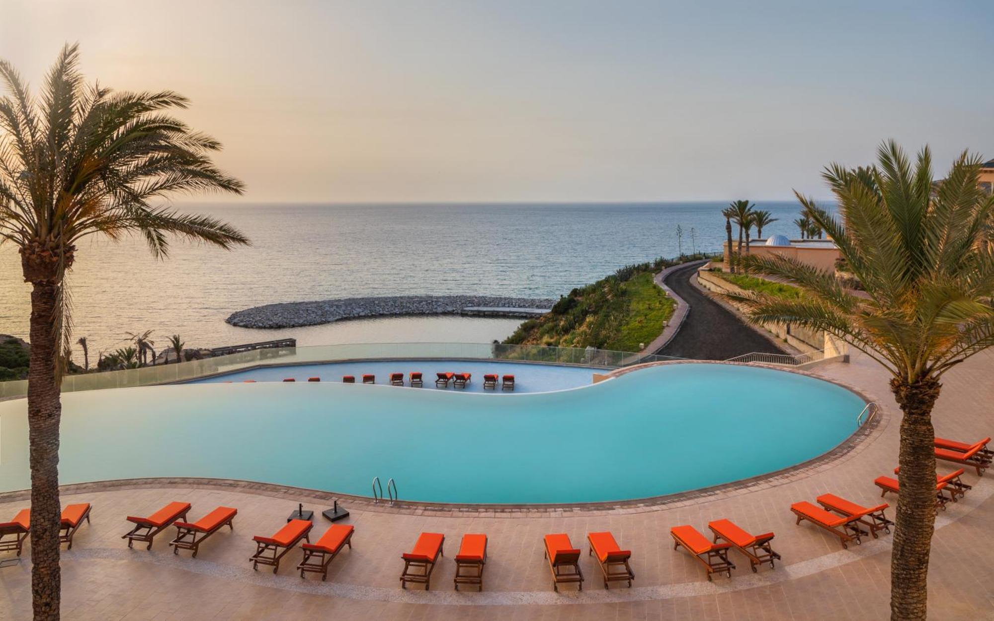 Royal Tulip Korbous Bay Thalasso & Springs (Adults Only) Qorbu Exterior photo The pool at the Kempinski Hotel, Muscat