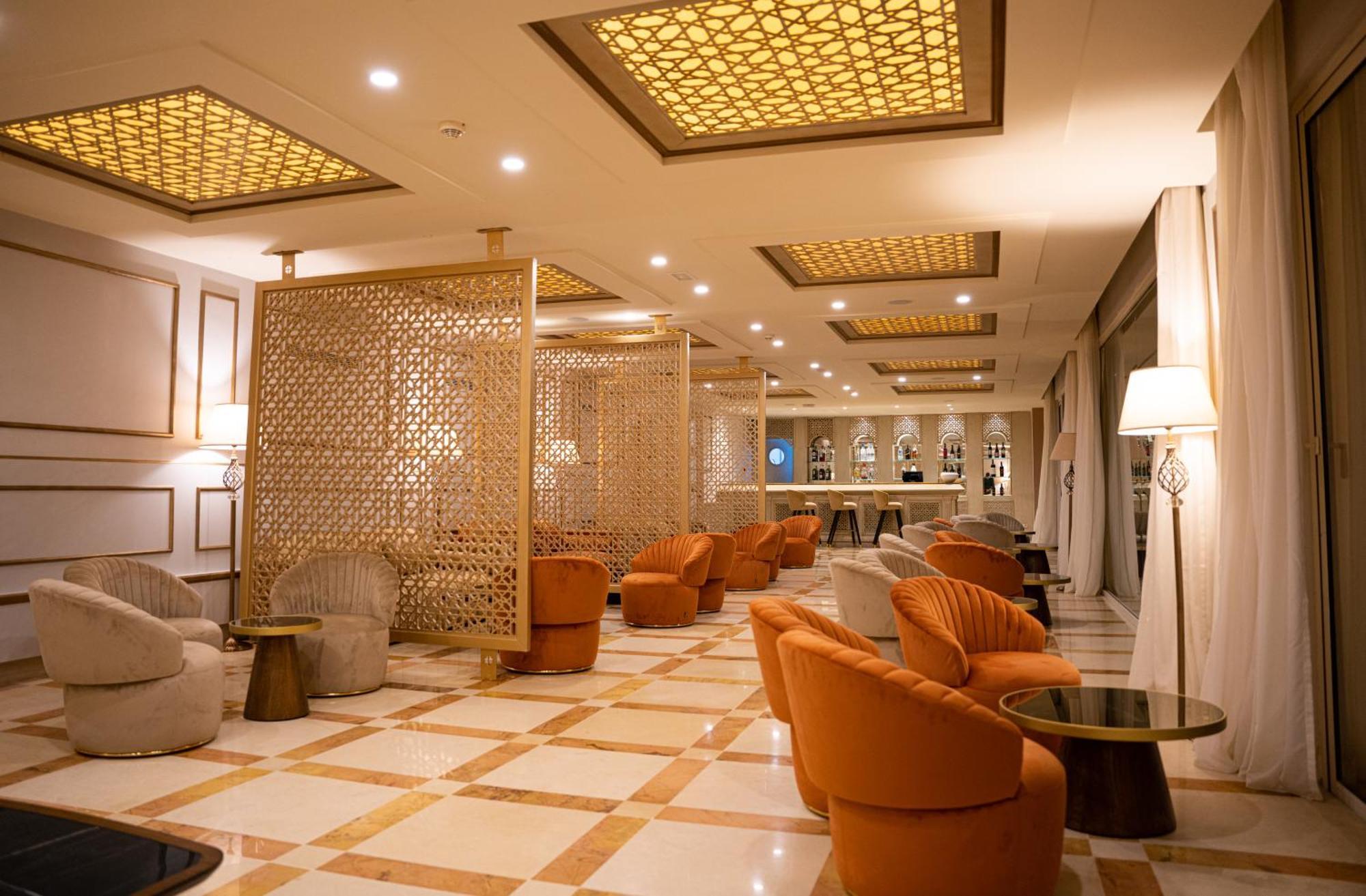 Royal Tulip Korbous Bay Thalasso & Springs (Adults Only) Qorbu Exterior photo The lounge at the airport