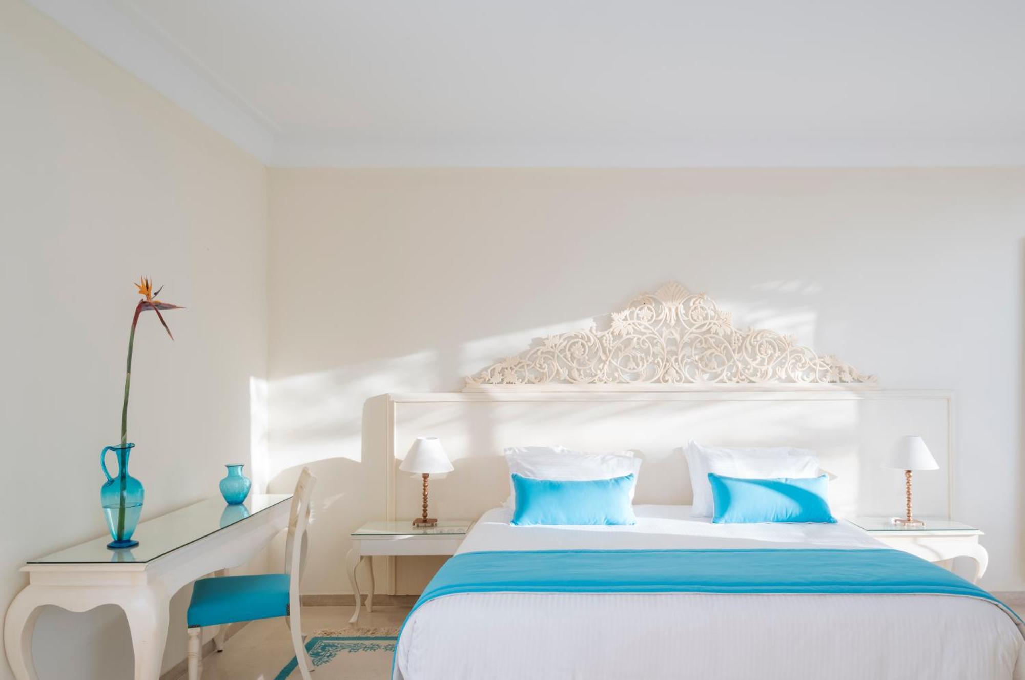 Royal Tulip Korbous Bay Thalasso & Springs (Adults Only) Qorbu Exterior photo Deluxe Room