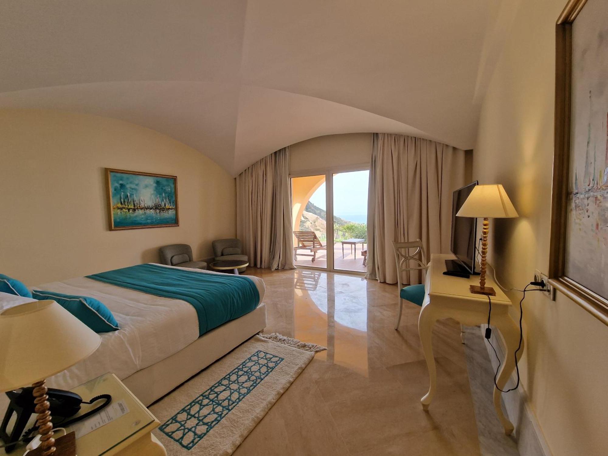 Royal Tulip Korbous Bay Thalasso & Springs (Adults Only) Qorbu Exterior photo A room at the Hilton Sharm El Sheikh