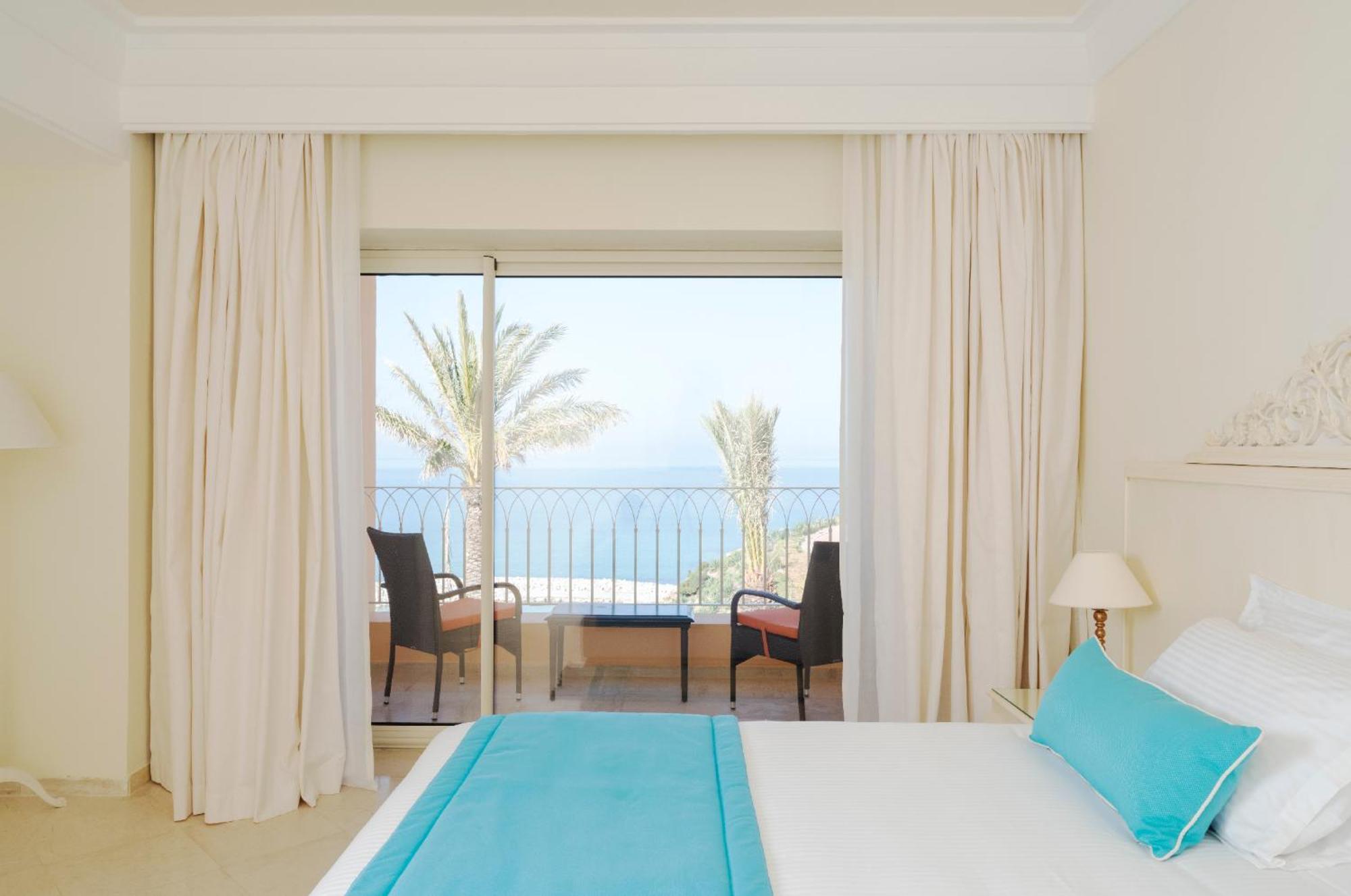 Royal Tulip Korbous Bay Thalasso & Springs (Adults Only) Qorbu Exterior photo A bedroom at the hotel