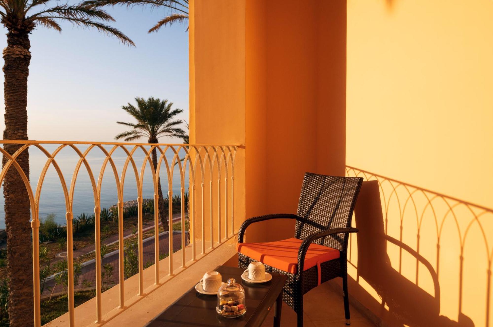 Royal Tulip Korbous Bay Thalasso & Springs (Adults Only) Qorbu Exterior photo